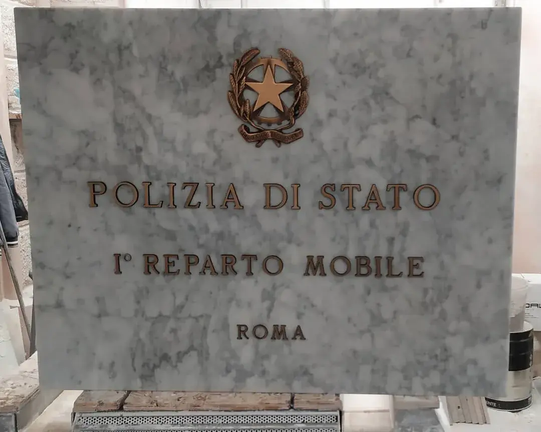 Targa istituzionale in marmo — Targhe e incisioni