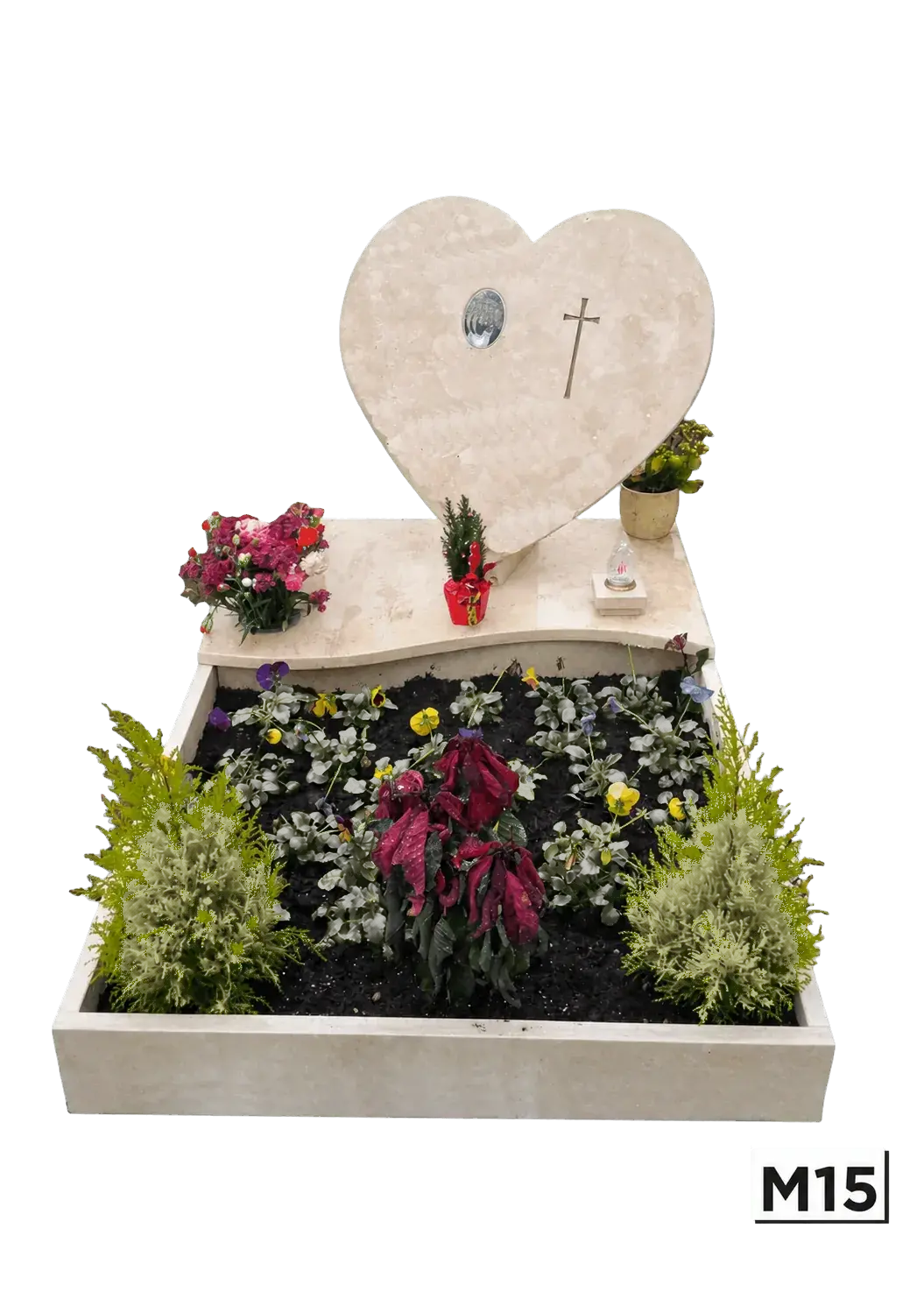 Monumentino con stele a cuore e aiuola — Travertino